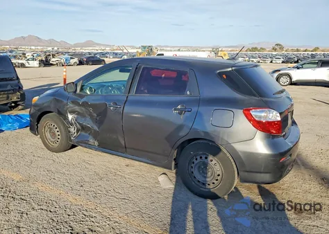 2009 Toyota Matrix Base z USA, uszkodzony, nr VIN 2T1KU40E29C063989